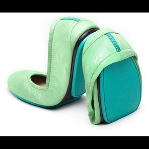 VGUC Pastel Patent Leather Mint Tieks